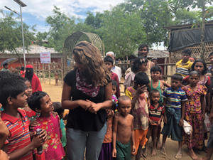 Molly-Thomas-at-Rohingya-refugee-camp